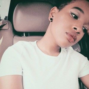 Meet your Posher, Akilah